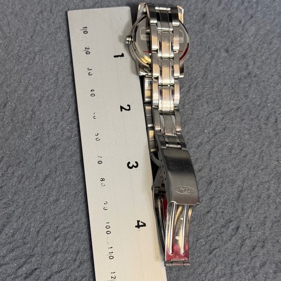 Ladies Ford Mustang Watch Stainless Steel Official Licensed Pony Needs Battery - Picture 7 of 8